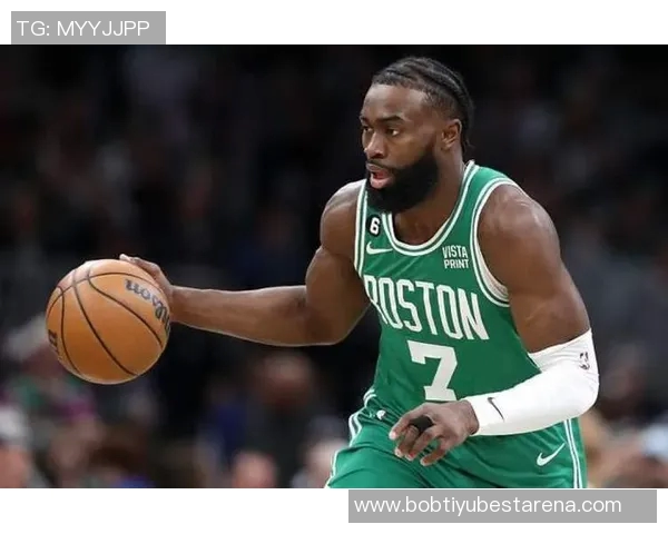 今天绿军主场迎战76人杰伦布朗伤愈复出助力球队争胜 今天绿军主场迎战76人杰伦布朗伤愈复出助力球队争胜