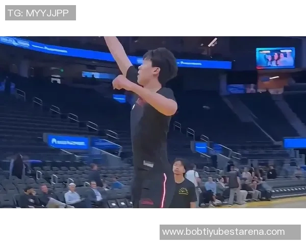 国王媒体调侃杨瀚森对位尤班克斯表现堪比约基奇令人惊叹