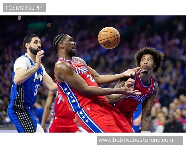 乔治出战18分钟表现平平11投仅中3球贡献11分5篮板1抢断 乔治出战18分钟表现平平11投仅中3球贡献11分5篮板1抢断